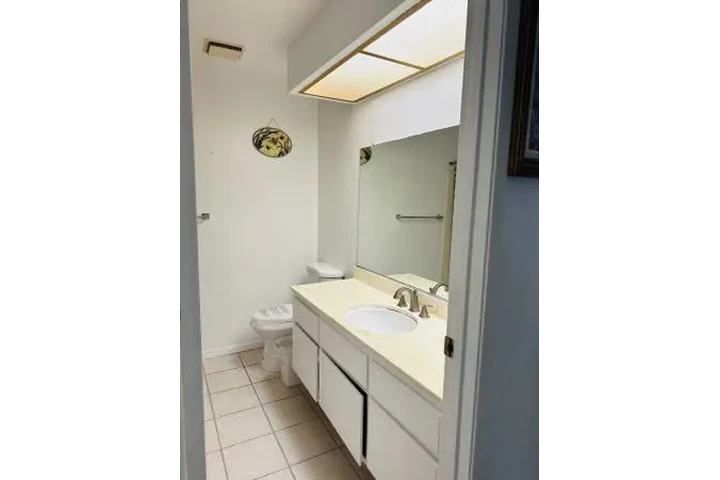 $650 : 1br - 15ft2 - Monrovia city f image 6