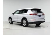 $23998 : Mitsubishi Outlander 2023 ES thumbnail