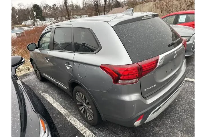 $15998 : Mitsubishi Outlander 2020 AW image 5