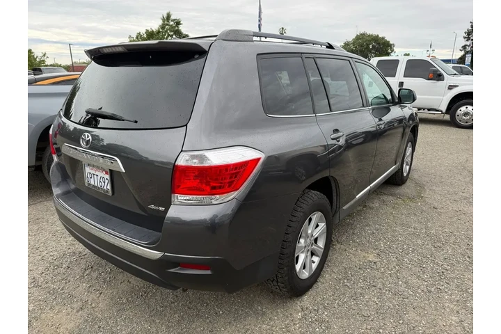 $10000 : Toyota Highlander 2011 AWD B image 6
