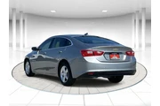 $17079 : Chevrolet Malibu 2024 LT 4dr thumbnail