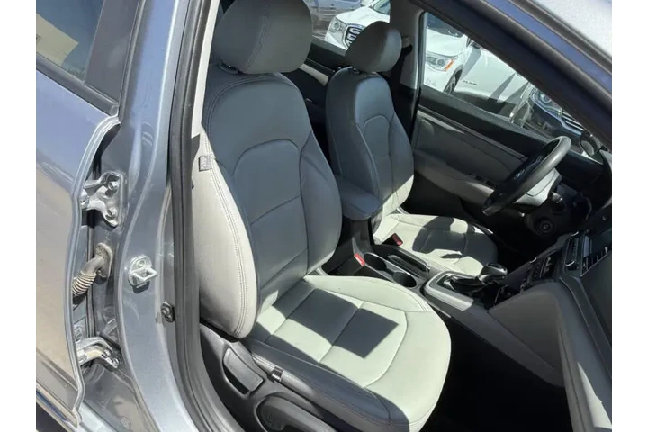 $9900 : 2017 Elantra Limited image 5