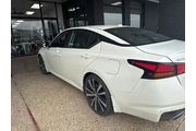 $21272 : Nissan Altima 2022 2.5 SR 4d thumbnail