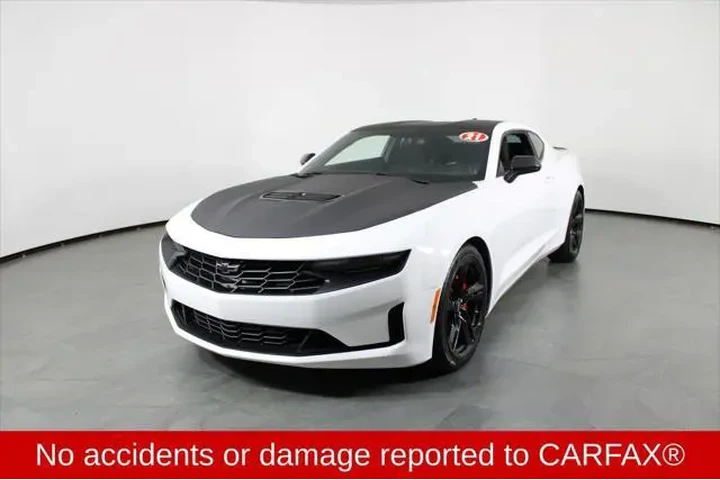 $26533 : Chevrolet Camaro 2021 LT1 2d image 2