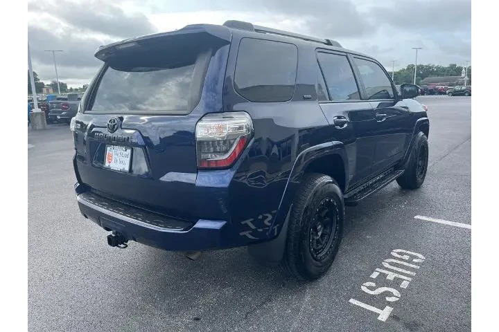$44489 : Toyota 4Runner 2023 4x4 SR5 image 5