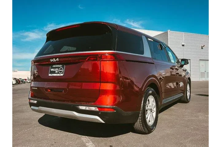 $29997 : Kia Carnival 2024 LX 4dr Min image 5