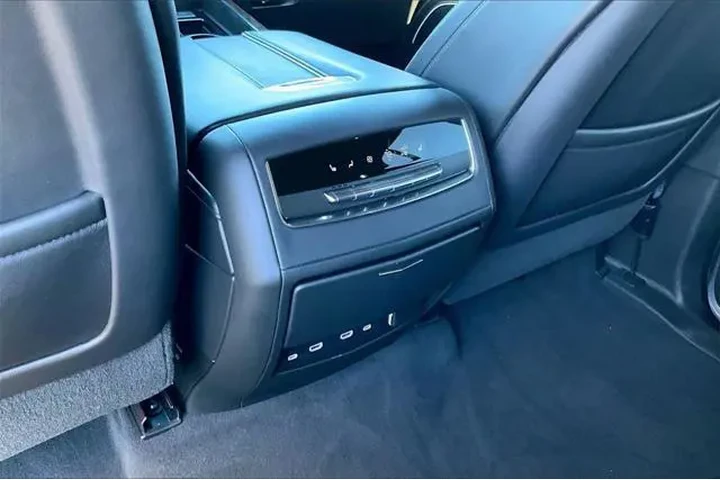 Cadillac Escalade ESV 2021 4 image 10