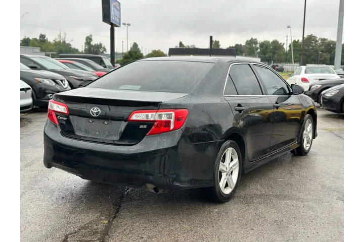 2013 TOYOTA CAMRY SE SEDAN 4D image 9