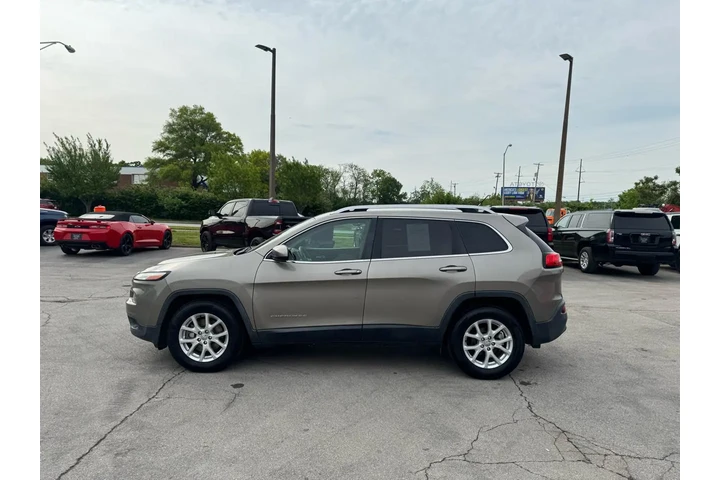 $7980 : 2017 Cherokee Latitude FWD image 5