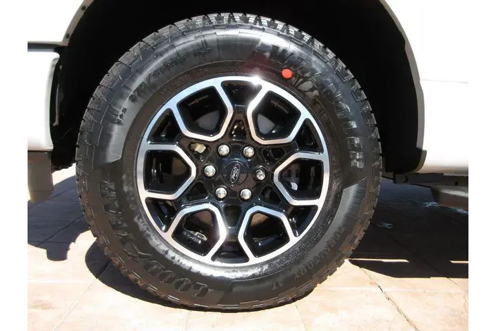 $39958 : Ford F-150 2023 4x4 Lariat 4 image 8