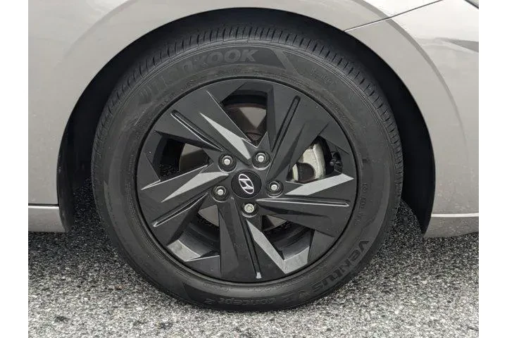 $17144 : Hyundai ELANTRA 2022 SEL 4dr image 10