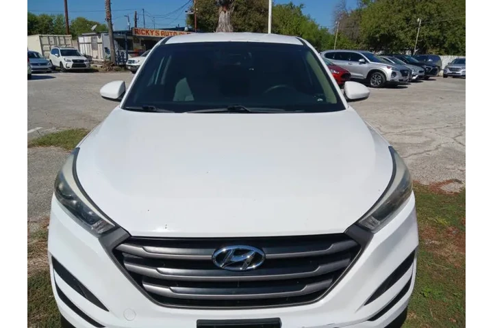 $12800 : 2016 Tucson SE image 7