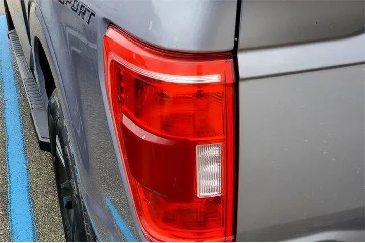 $30607 : Ford F-150 2023 4x2 XL 4dr S image 8