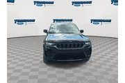 $28975 : Jeep Grand Cherokee 2024 4x2 thumbnail