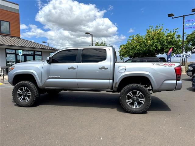 2016 Tacoma image 9