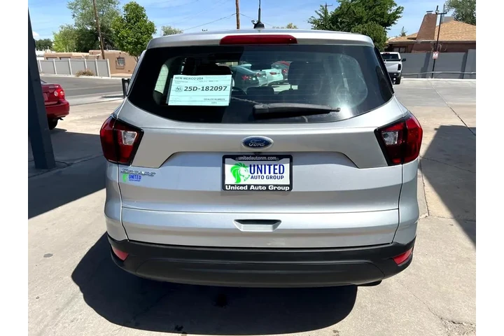 2019 Escape S FWD image 6