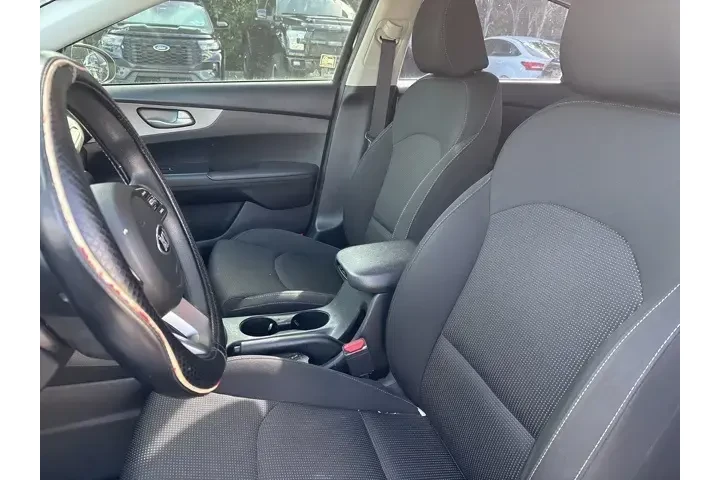 $10770 : Kia Forte 2020 FE 4dr Sedan image 6