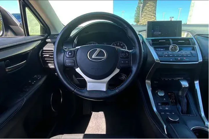 $14985 : Lexus NX 200t 2017 4dr Cross image 5