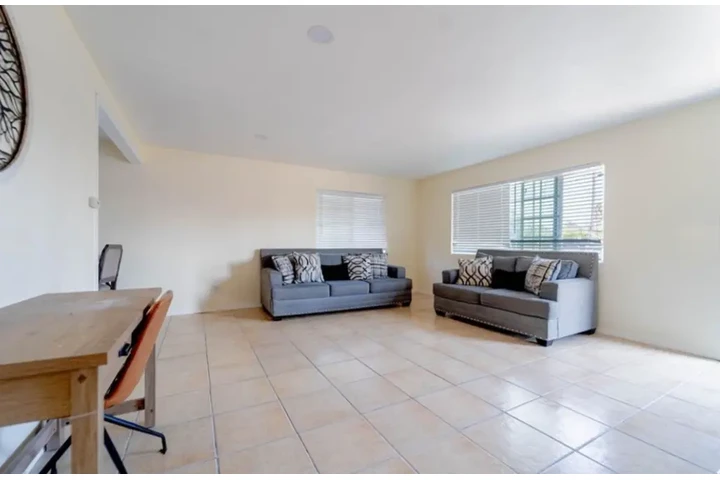 $1200000 : Duplex, Viva en Una Rente Otra image 9