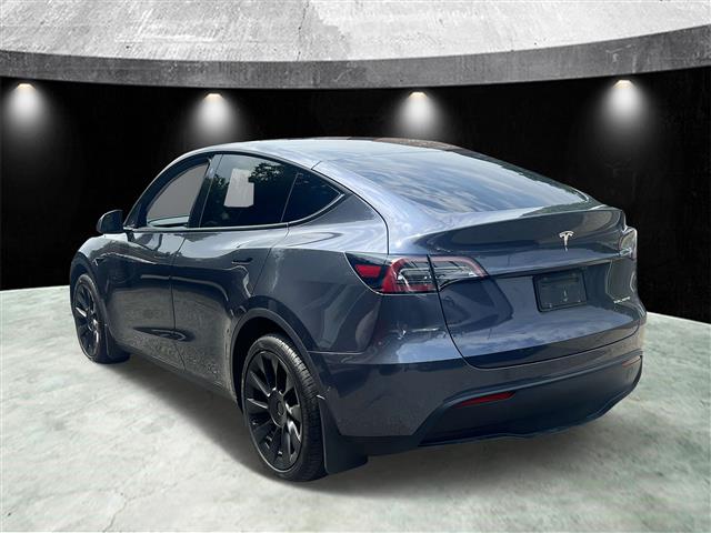 $27985 : Pre-Owned 2021 Model Y Long R image 4