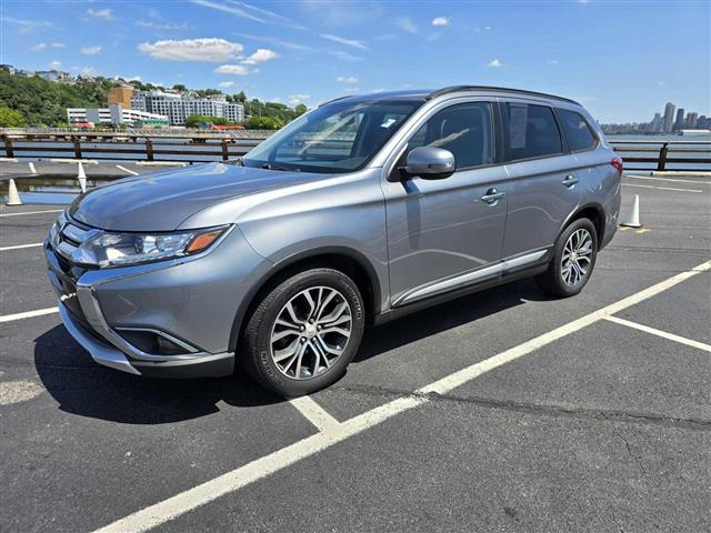 $9995 : 2016 MITSUBISHI OUTLANDER image 6