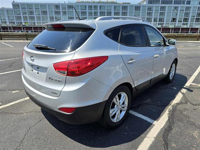 $8500 : 2011 HYUNDAI TUCSON image 6