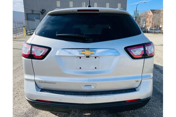 $12500 : 2017 Traverse LT image 9