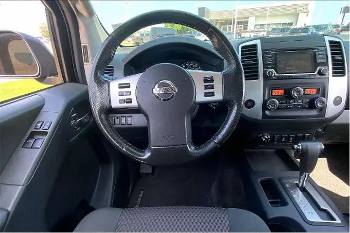 $18913 : Nissan Frontier 2016 4x4 PRO image 5