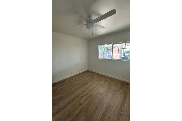 $1500 : Norwalk 3 - 1 Bath Available image 7