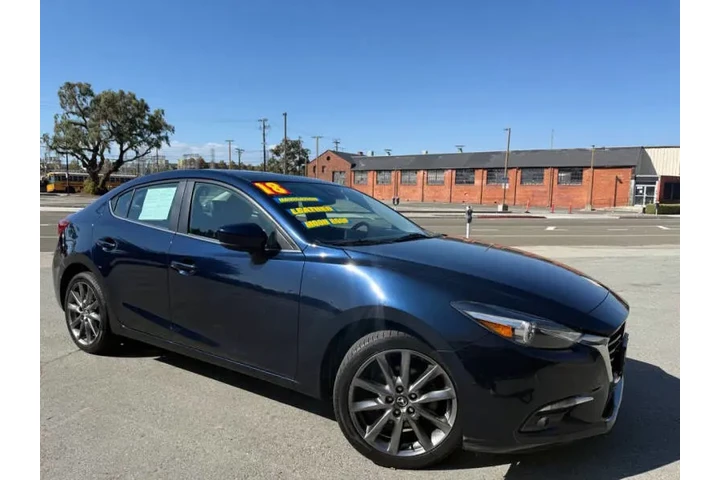 $19995 : 2018 MAZDA3 Grand Touring image 3