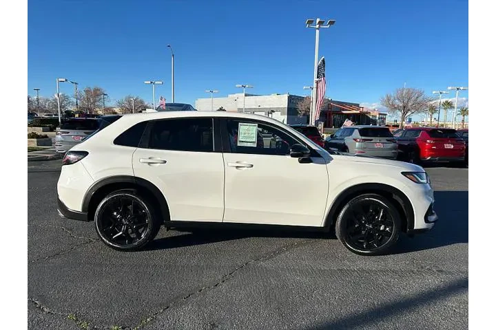 $27995 : Honda HR-V 2024 AWD Sport 4d image 6
