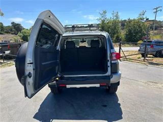 $19995 : 2011 TOYOTA FJ CRUISER image 8