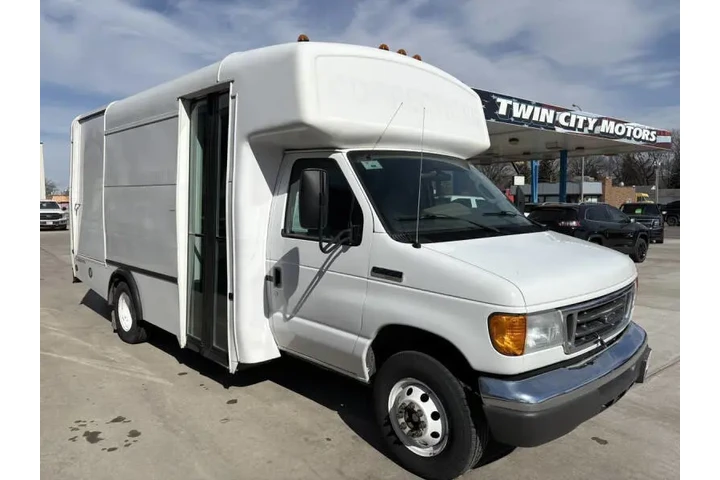 $20990 : 2006 E-Series E-450 SD image 5