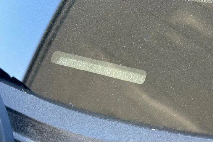 $18500 : Mazda Mazda3 2018 Touring 4d image 3