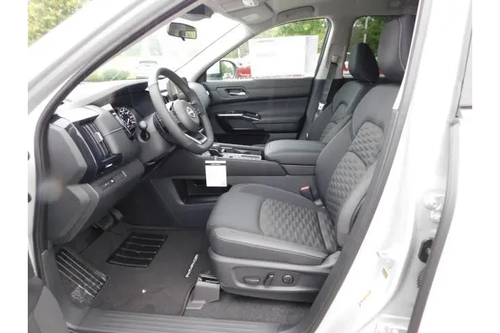 $26495 : Nissan Pathfinder 2022 SV 4d image 6