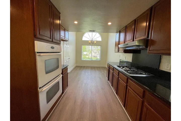 $2000 : E Ardmore St, Anaheim, CA image 2