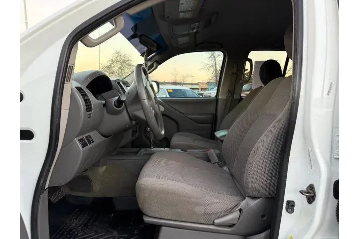 $10606 : Nissan Frontier 2015 4x2 S 4 image 10