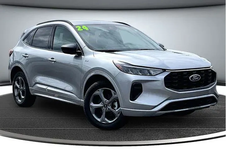 $27000 : Ford Escape 2024 AWD ST-Line image 3