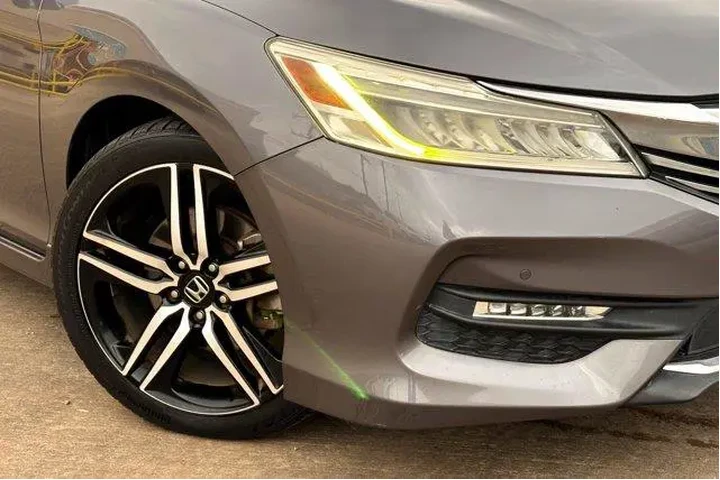 $19977 : Honda Accord 2016 Touring 4d image 3