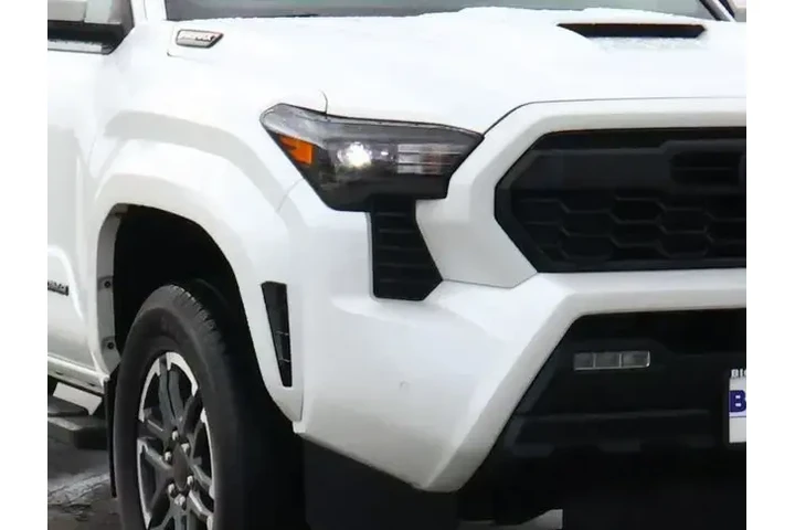 $39988 : Toyota Tacoma 2024 4x4 TRD S image 7