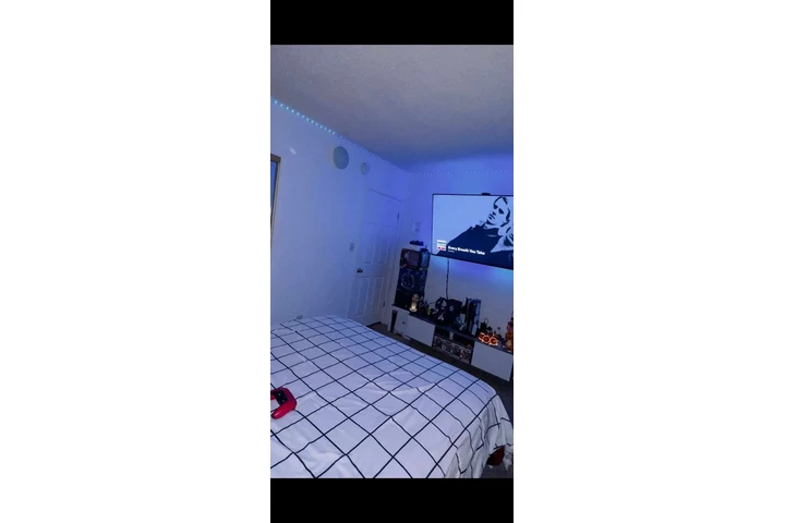 $900 : Rento una recamara image 2
