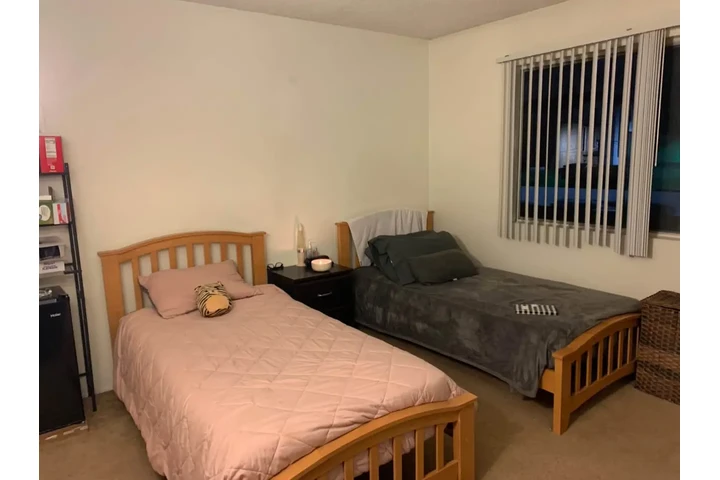 $1000 : Habitación en alquiler image 2