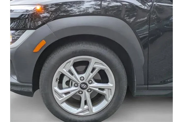 $21900 : Hyundai KONA 2023 SEL 4dr Cr image 9