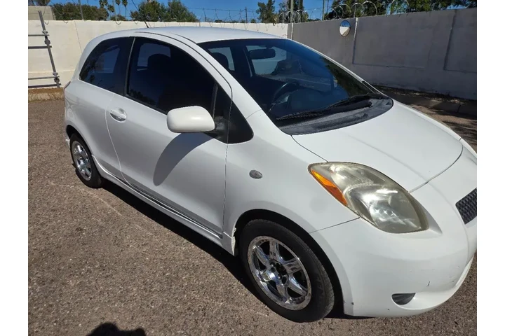 $4688 : 2008 Yaris image 3
