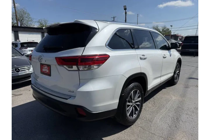 $29995 : 2019 Highlander XLE image 7