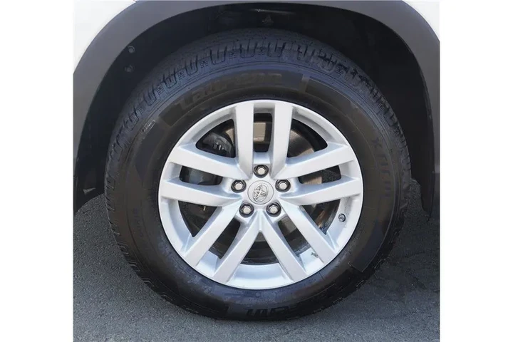 $18984 : 2015 Highlander LE Sport Util image 10