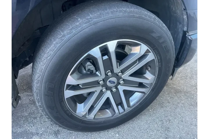 $30301 : Ford F-150 2021 4x2 XL 4dr S image 4