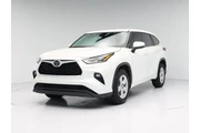 $30998 : Toyota Highlander 2021 LE 4d thumbnail