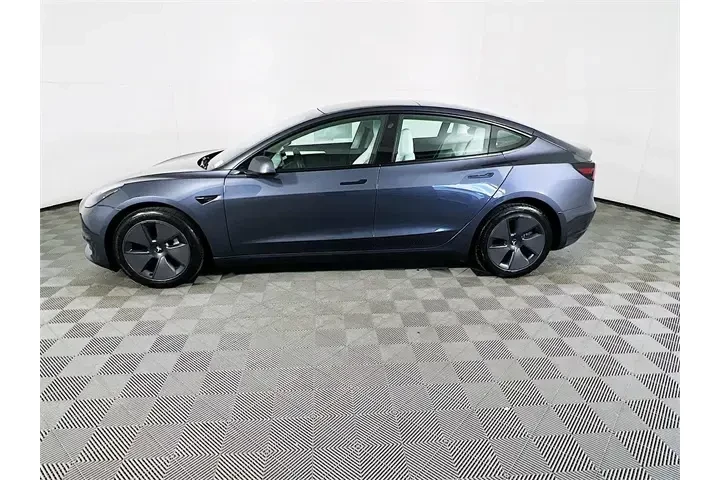 $25900 : Tesla Model 3 2023 4dr Sedan image 4