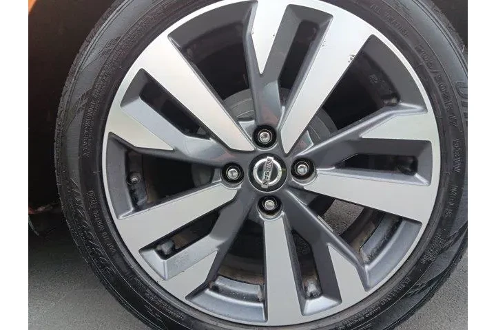 $12995 : Nissan Versa 2020 SR 4dr Sed image 6